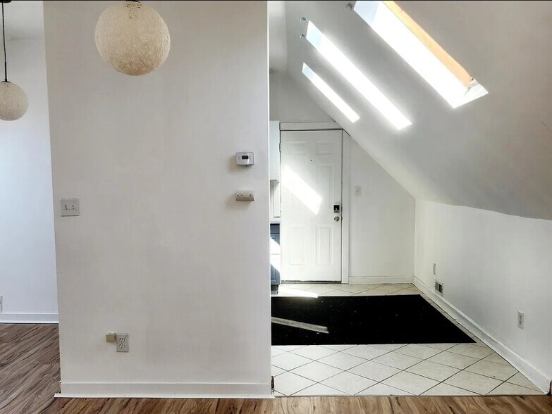 Building Photo - 11538 Nagel St