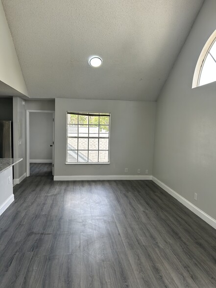 Building Photo - 12219 Armenia Gables Cir