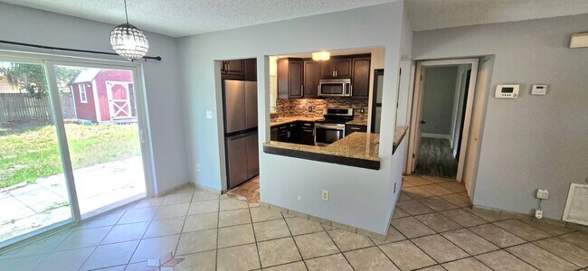 Building Photo - 1340 Paradise Ln