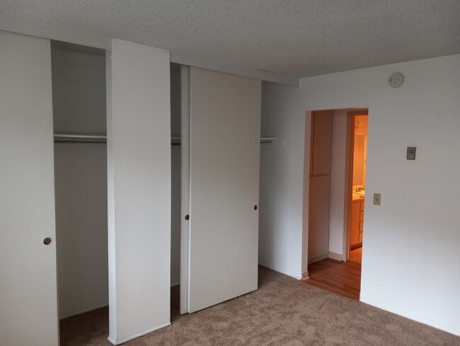 Building Photo - 6665 Mission Gorge Rd