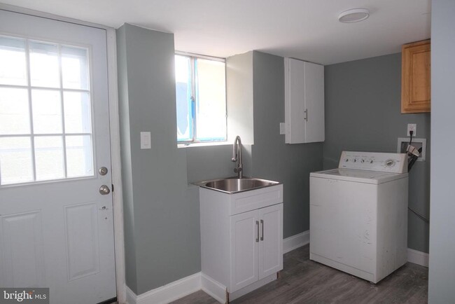Building Photo - 3 Redgate Ct