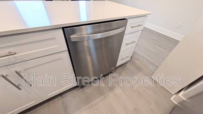 Building Photo - 379 S Clubbs St