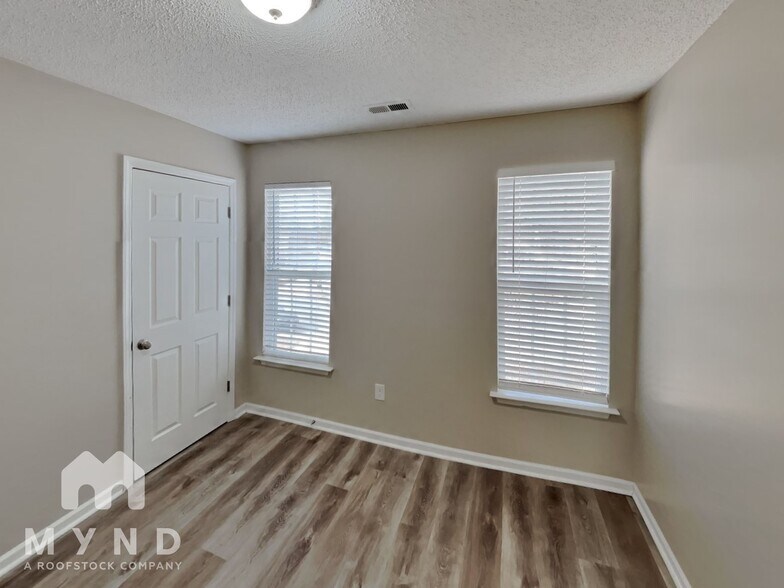 Building Photo - 4505 Capstone Dr