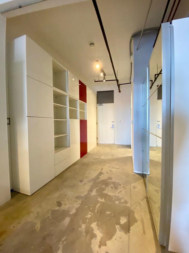 Building Photo - 200 N San Fernando Rd