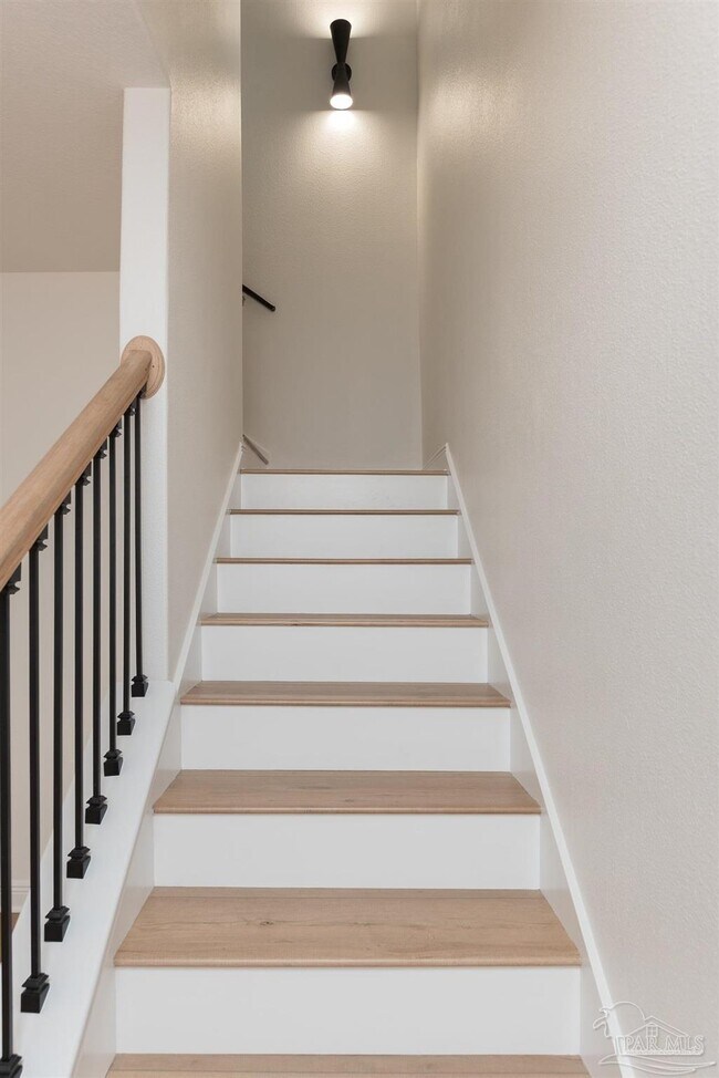 Building Photo - 1005 N A St