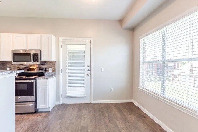 Building Photo - Pet-Friendly 2-Bed with Amenities!