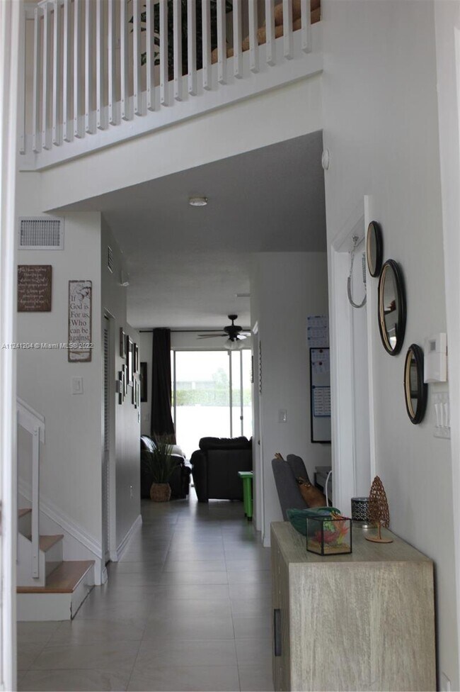 Building Photo - 803 SW 118th Ave