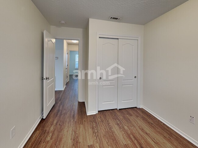 Building Photo - 9468 W Trestlewood Dr