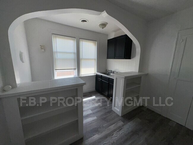 Building Photo - 5049 Coplin St