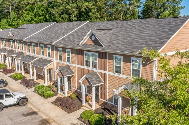 Building Photo - 207 Adderman Dr