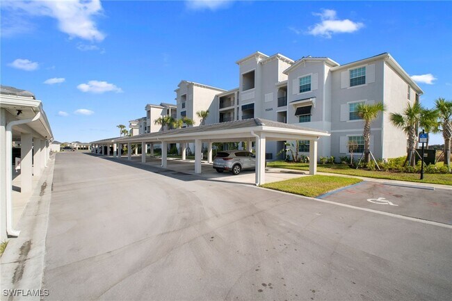 Building Photo - 15285 Grn Acrs Ave