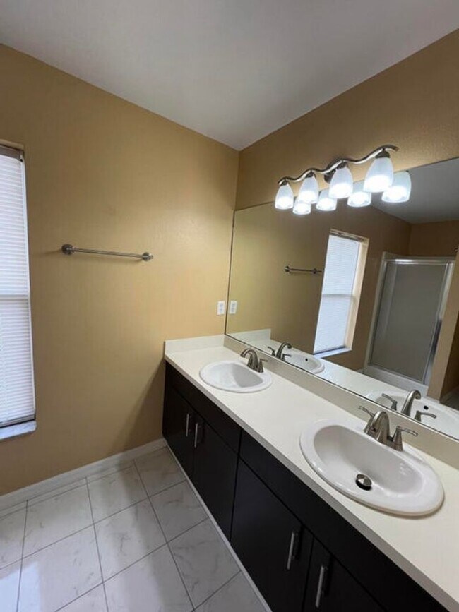 Building Photo - Annual Rental In Jensen Beach