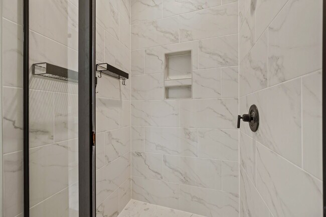 Building Photo - 301 Gander Ct