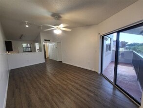 Building Photo - 9921 Nob Hill Ln