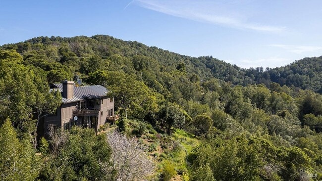 Building Photo - 1100 Bayhills Dr