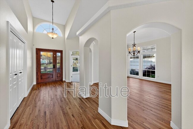 Building Photo - 393 E Trailside Dr