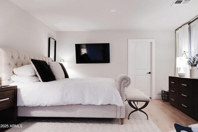 Building Photo - 243 W Harmont Dr