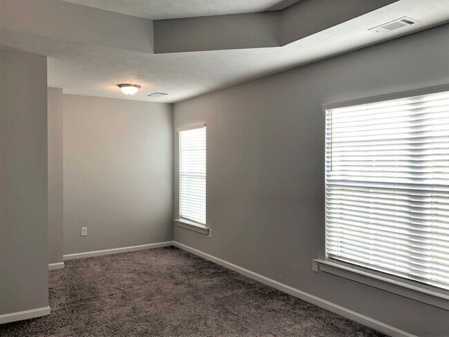 Building Photo - 902 Chesford Dr