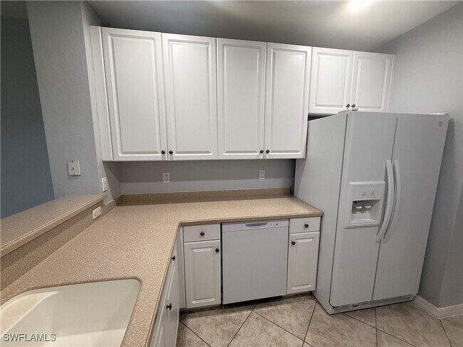 Building Photo - 8686 Athena Ct