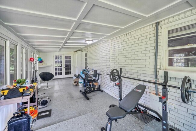 Building Photo - 83 Summit Ridge Cir SE