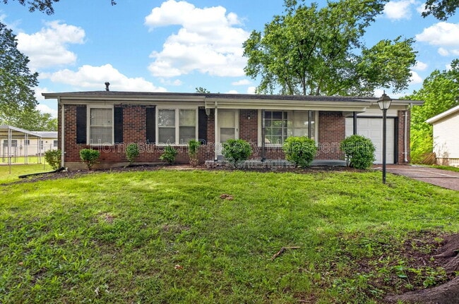 Building Photo - 1310 Petite Dr