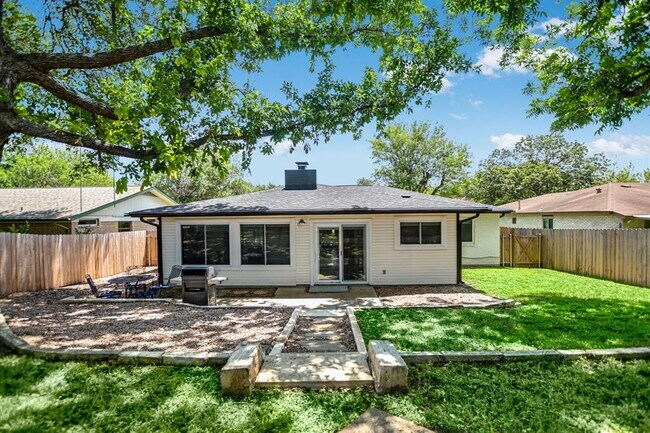 Building Photo - 6508 Sunnysky Way