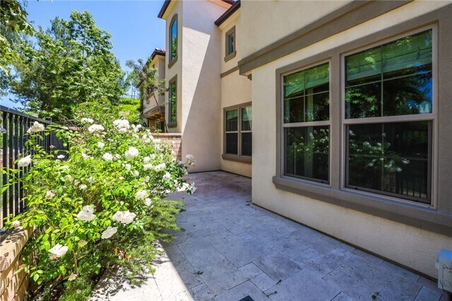 Building Photo - 216 Finch