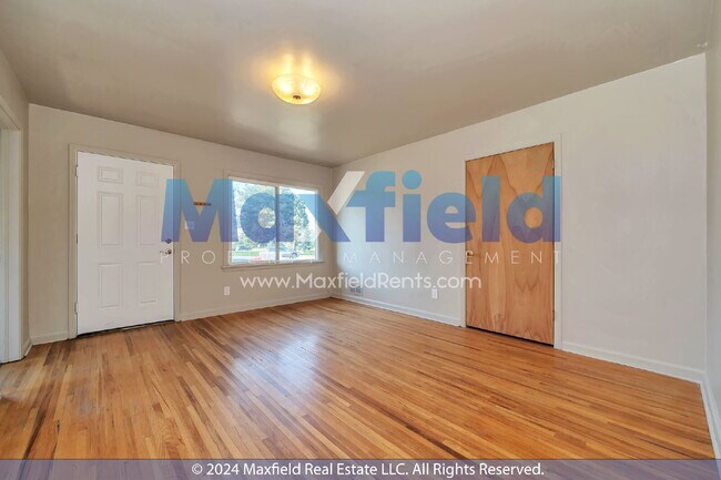 Building Photo - SUGAR HOUSE - 3 BD 1 BA Pet Friendly