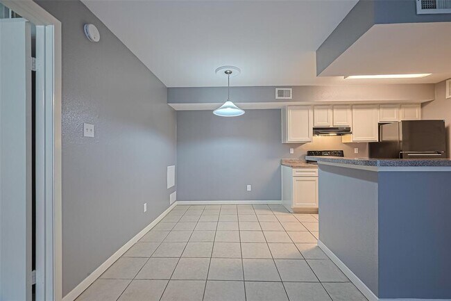 Building Photo - 12905 Woodforest Blvd