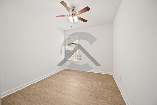 Building Photo - 621 Riley Ln