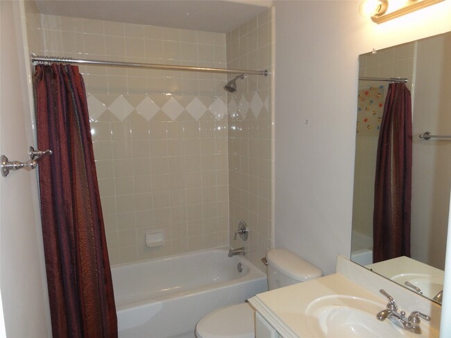 Building Photo - 3211 Holly Crossing Dr