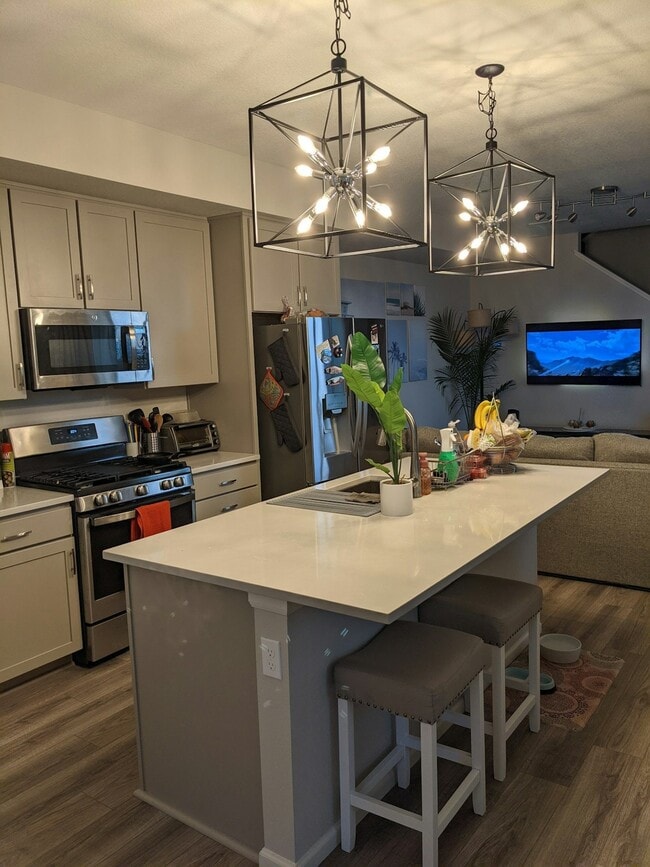 Building Photo - 23613 E 5th Dr