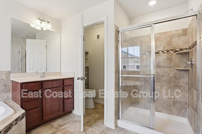 Building Photo - 5891 Bella Marie Wy