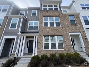 Building Photo - Stunning 4BD, 3.5BA Knightdale Townhome wi...