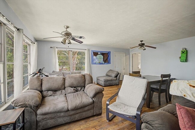 Building Photo - 233 Westridge Dr