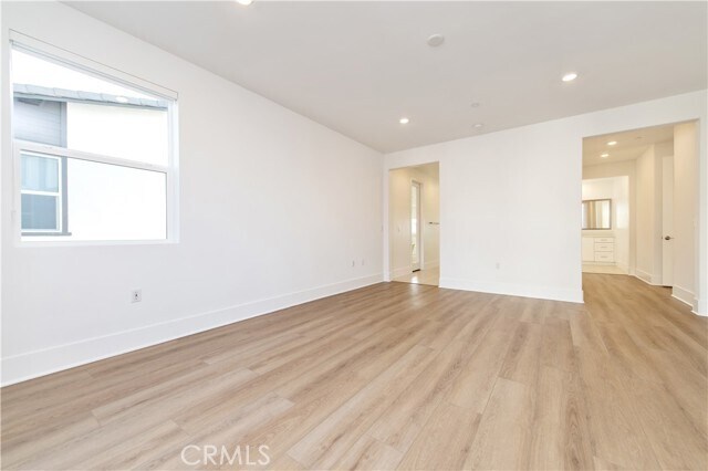 Building Photo - 246 Sora