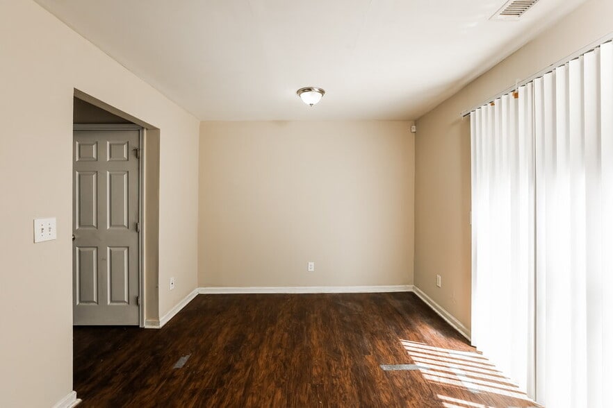 Building Photo - 3504 S Hopkins Ct