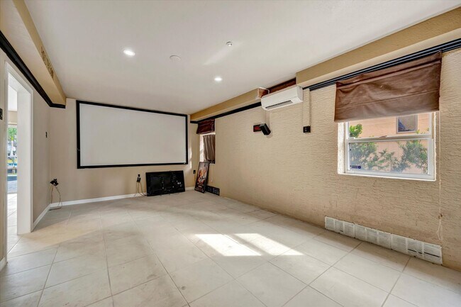 Building Photo - Stunning Annual Rental: Luxury Coastal Liv...