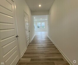 Building Photo - 6852 Orchard Run Cir