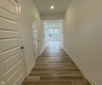Building Photo - 6852 Orchard Run Cir