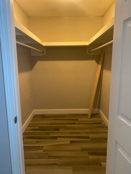 Master Closet - 832 Hardy Springs Cir