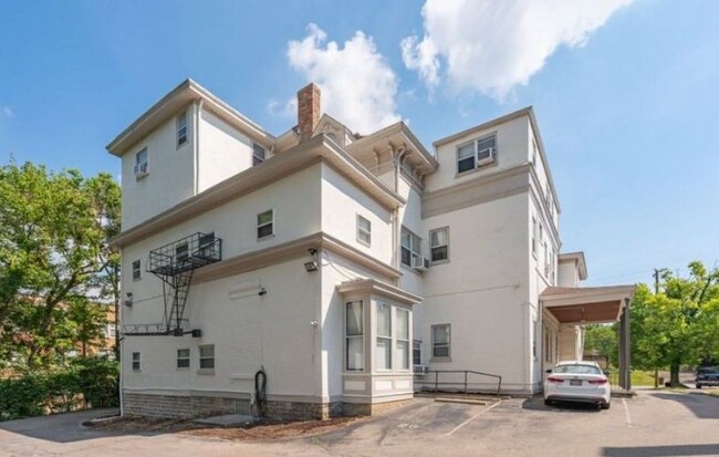 Building Photo - 945 Dana Ave