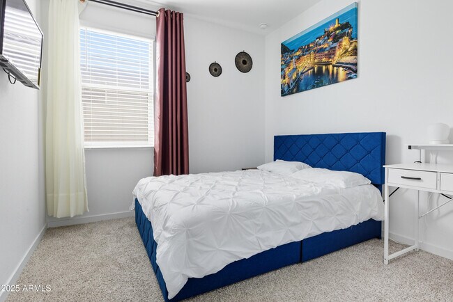 Building Photo - 17427 W Msn Ln