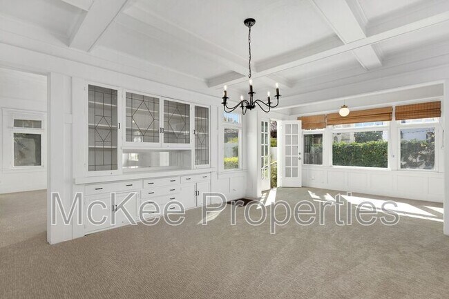 Building Photo - 1115 F Ave