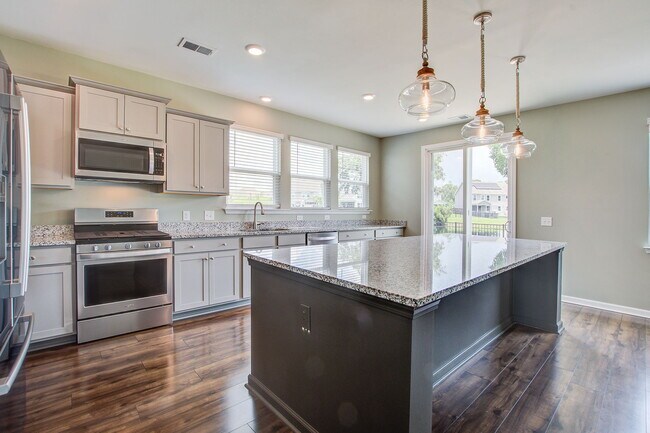 Building Photo - 2732 Harmony Lake Dr