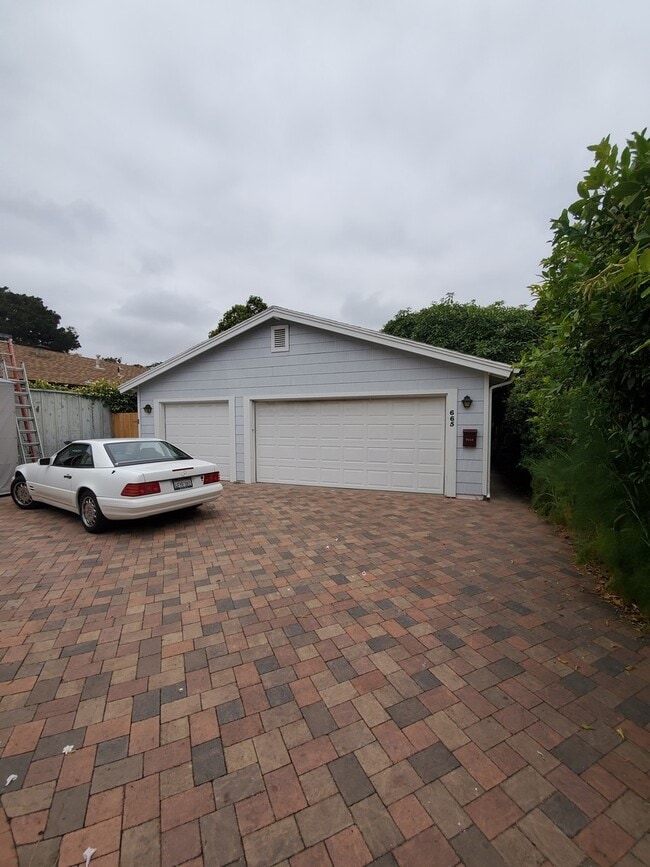 Building Photo - Nautical Coronado Home