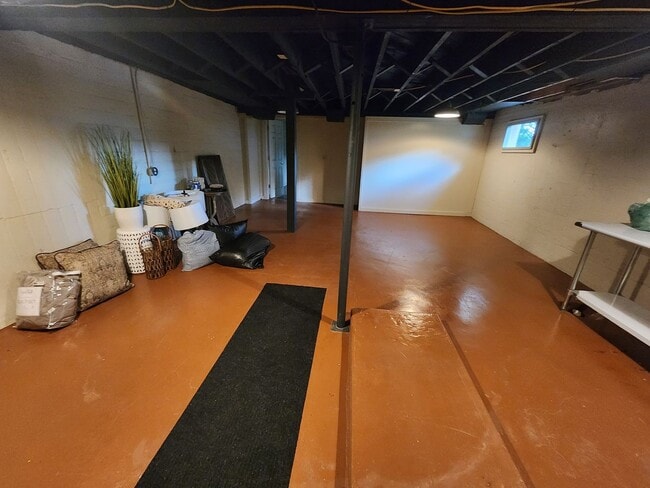 Building Photo - Furnished 1 BDRM/ 1 BA Lakeview Duplex in Polson, MT.