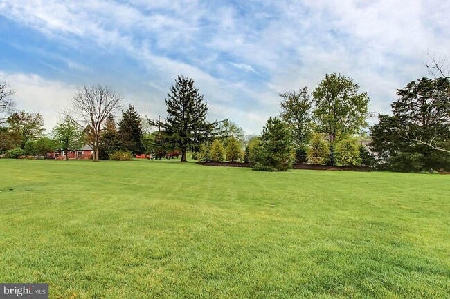 Building Photo - 149 Battalion Ln