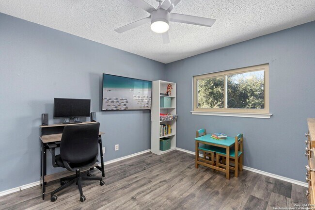 Building Photo - Well-Maintained 3-Bedroom Home – Ideal for Students & Professionals!