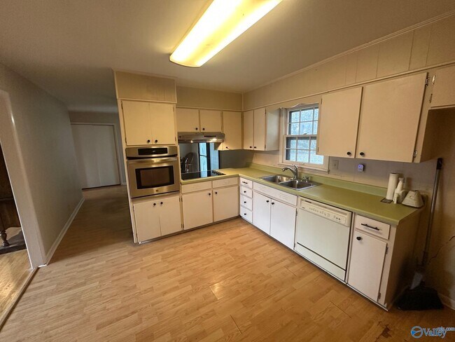 Building Photo - 3319 Barton Ave NW